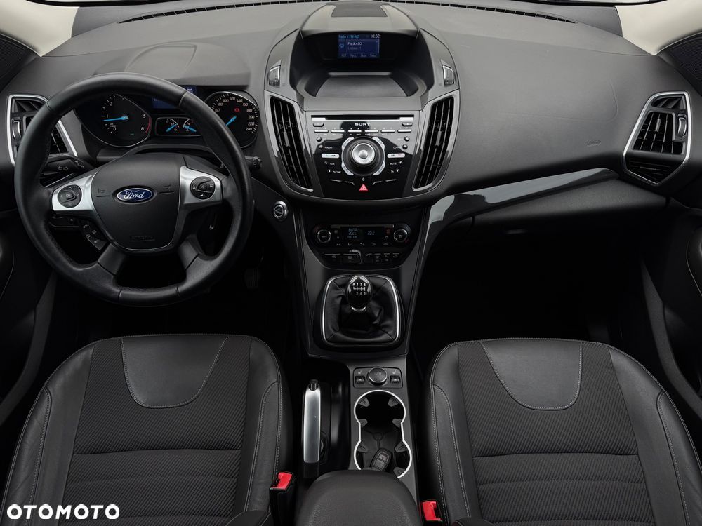 Ford Kuga 2.0 TDCi 2x4 Titanium - 8
