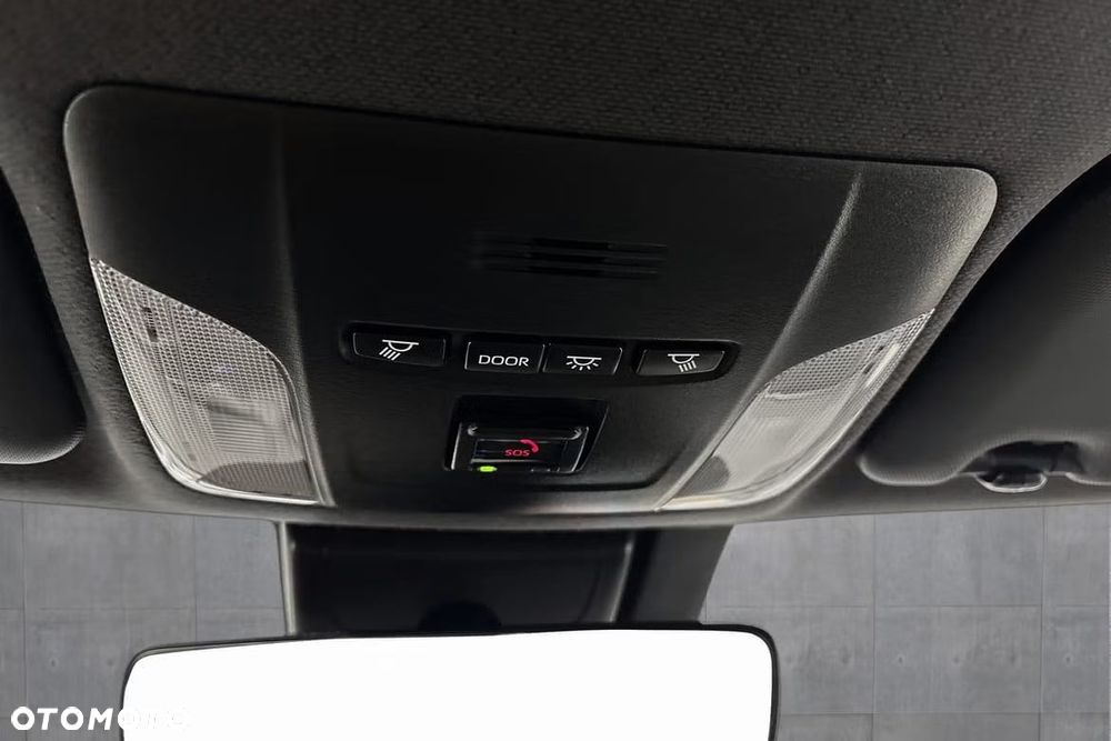 Toyota Corolla 1.8 Hybrid Team Deutschland - 29