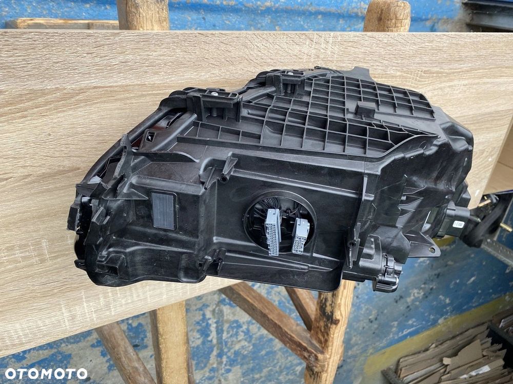 LAMPA PRZEDNIA LEWA VOLVO XC40 LIFT PIXEL 32140402 - 8