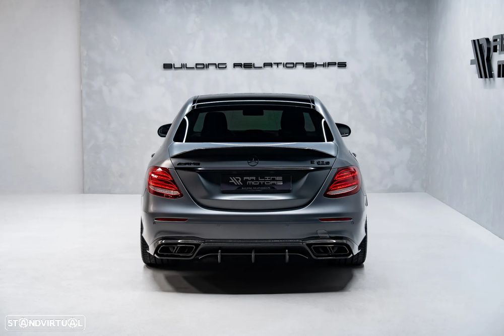 Mercedes-Benz E 63 AMG S 4-Matic+ - 14