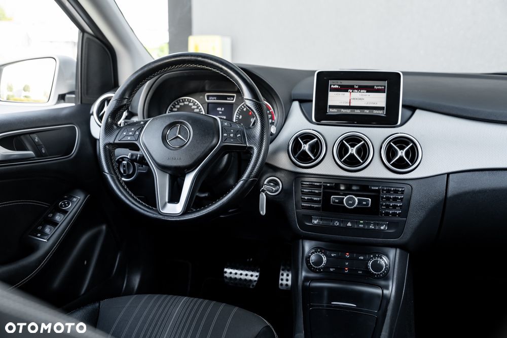 Mercedes-Benz Klasa B 180 7G-DCT - 25