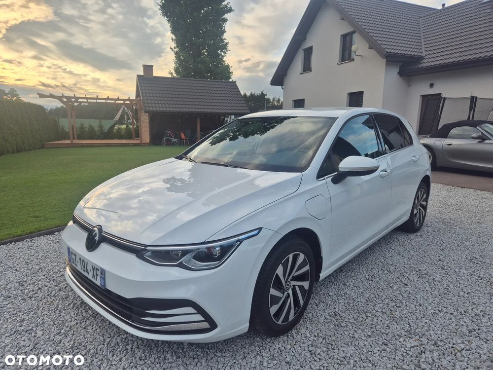 Volkswagen Golf - 6