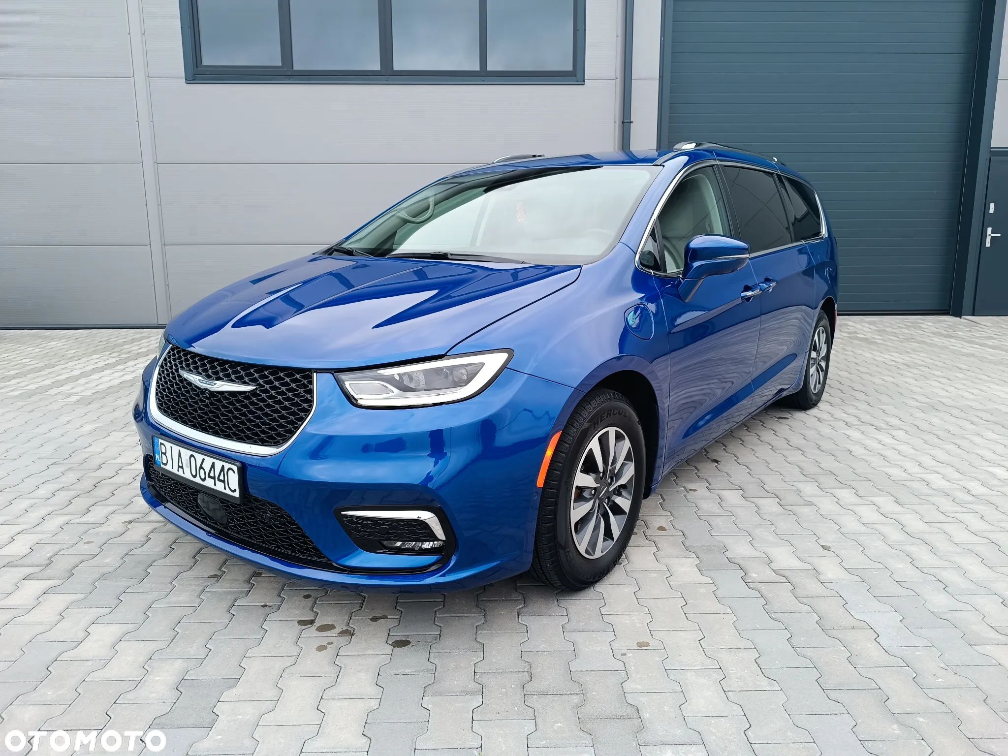 Chrysler Pacifica - 1