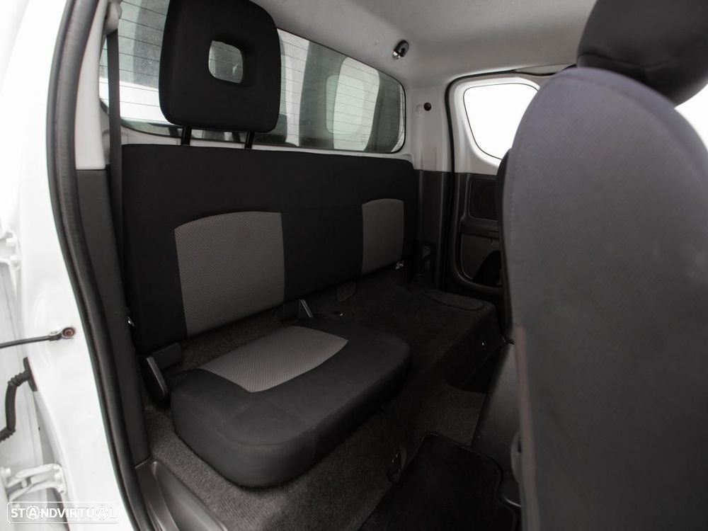 Mitsubishi L200 2.4 DI-D Club Invite 4WD c/IVA - 10