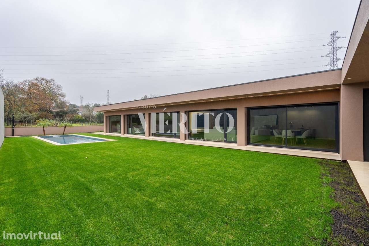 Moradia de Excelência com Piscina - Grande imagem: 3/40