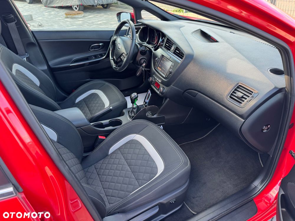 Kia Ceed 1.6 CRDi 136 ISG GT Line - 12