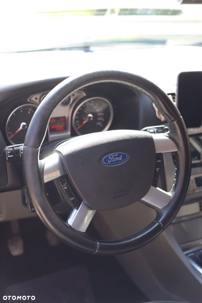 Ford Focus 1.8 Titanium - 33