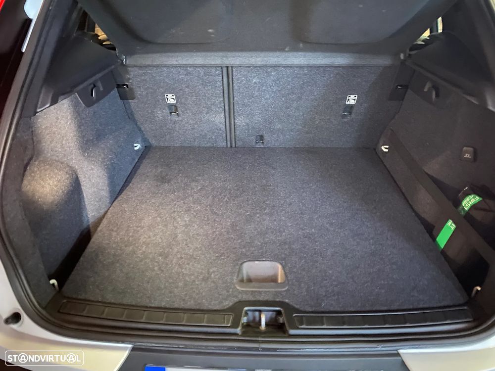 Volvo XC 40 1.5 T3 Momentum Core Geartronic - 10