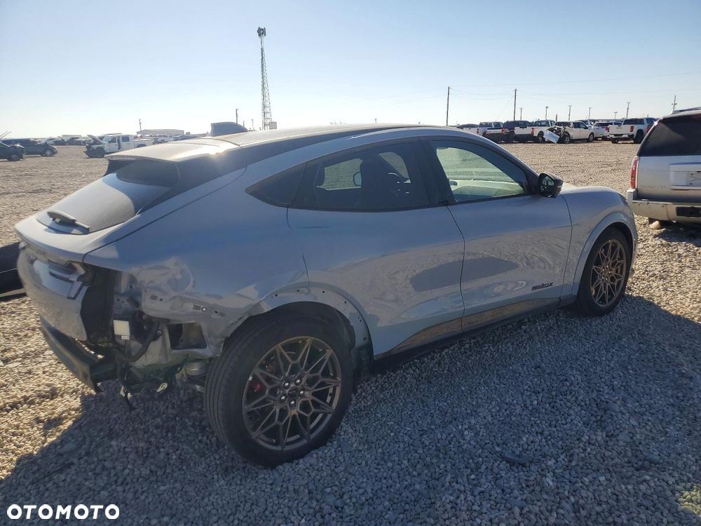 Ford Mustang Mach-E AWD GT - 4