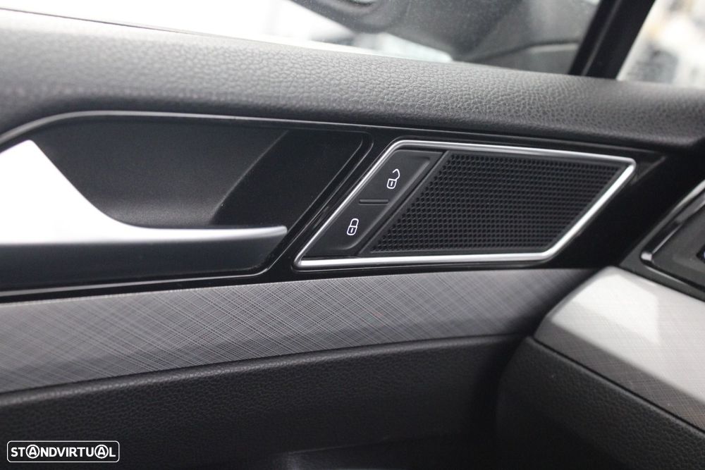 VW Passat Variant 2.0 TDI Business DSG - 34