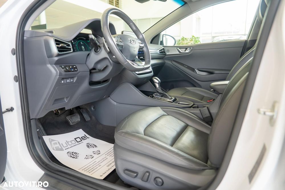 Hyundai IONIQ - 12