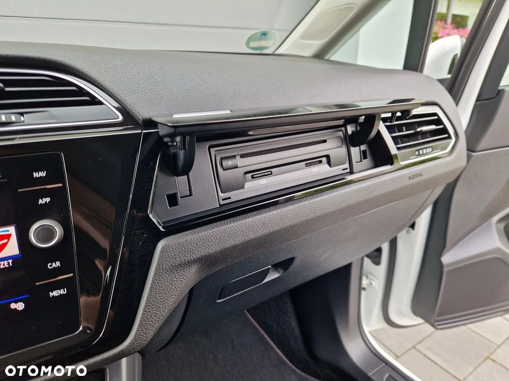 Volkswagen Touran 1.4 TSI (BlueMotion Technology) SOUND - 34
