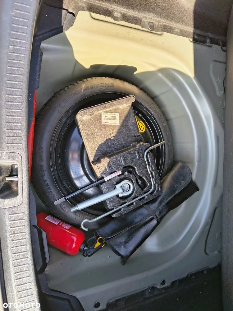 Toyota Corolla 1.8 Hybrid GPF Comfort - 13