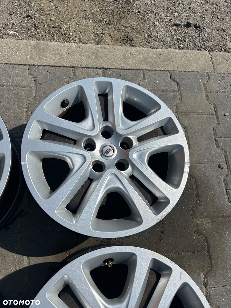Opel Astra K Felgi stalowe strukturalne kołpaki 16 cali 5x105 - 11
