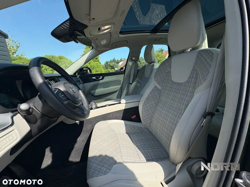 Volvo XC 60 T6 Plug-In Hybrid AWD Core - 11