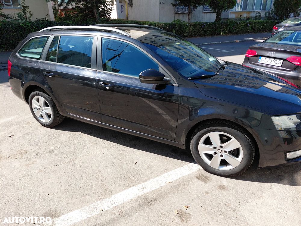 Skoda Octavia 1.6 TDI AMBITION DSG - 3
