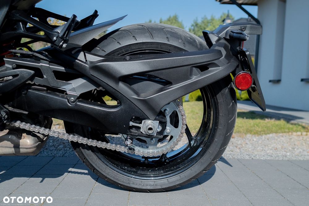 Suzuki GSX 1000 - 26