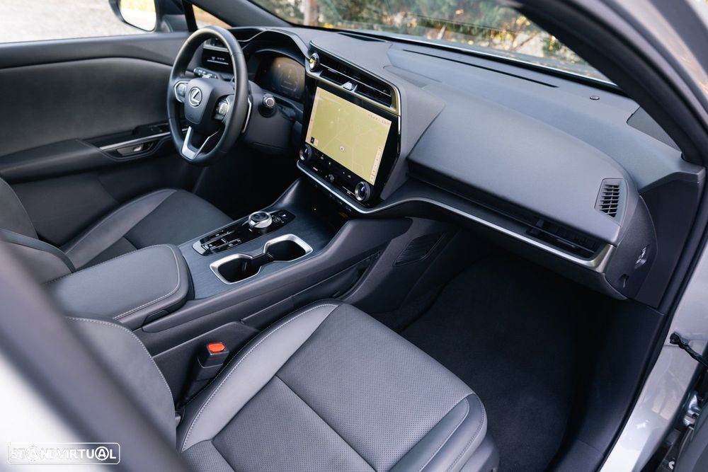 Lexus RZ 300e Premium - 43