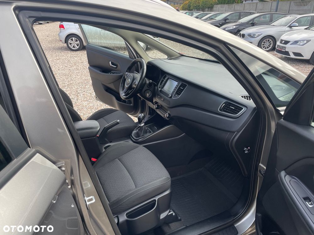 Kia Carens 1.7 CRDi 141 Dream Team Edition - 15