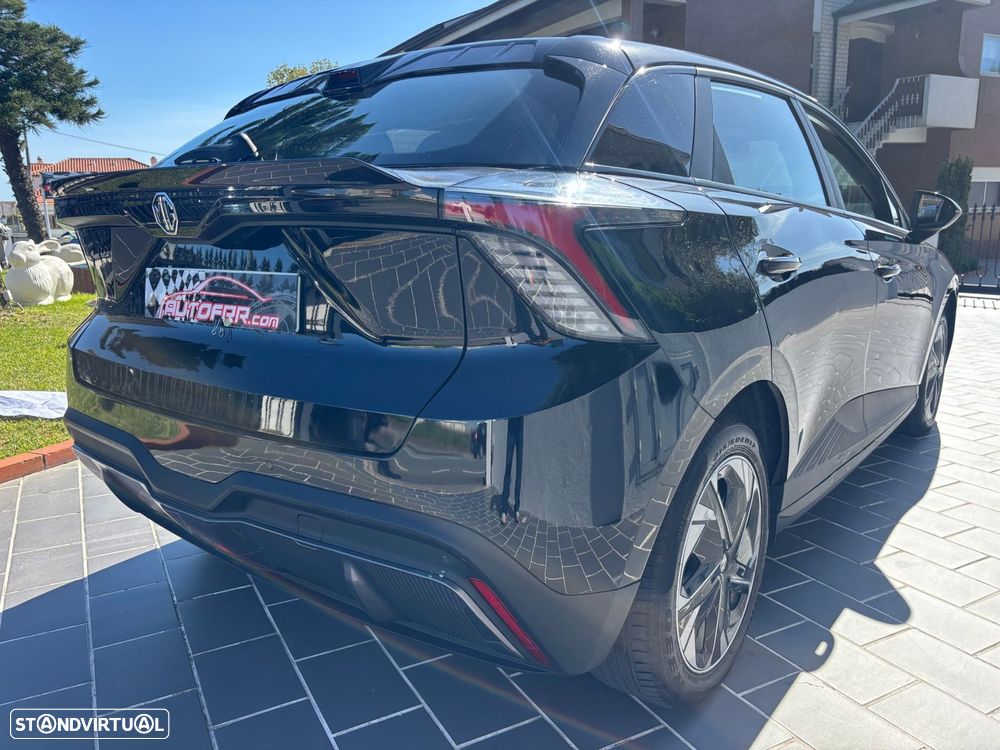 MG MG4 64 kWh Luxury - 31