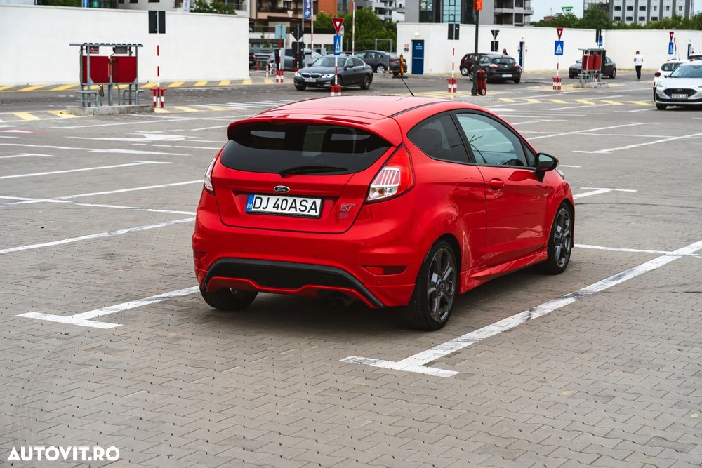 Ford Fiesta 1.6 ST - 22