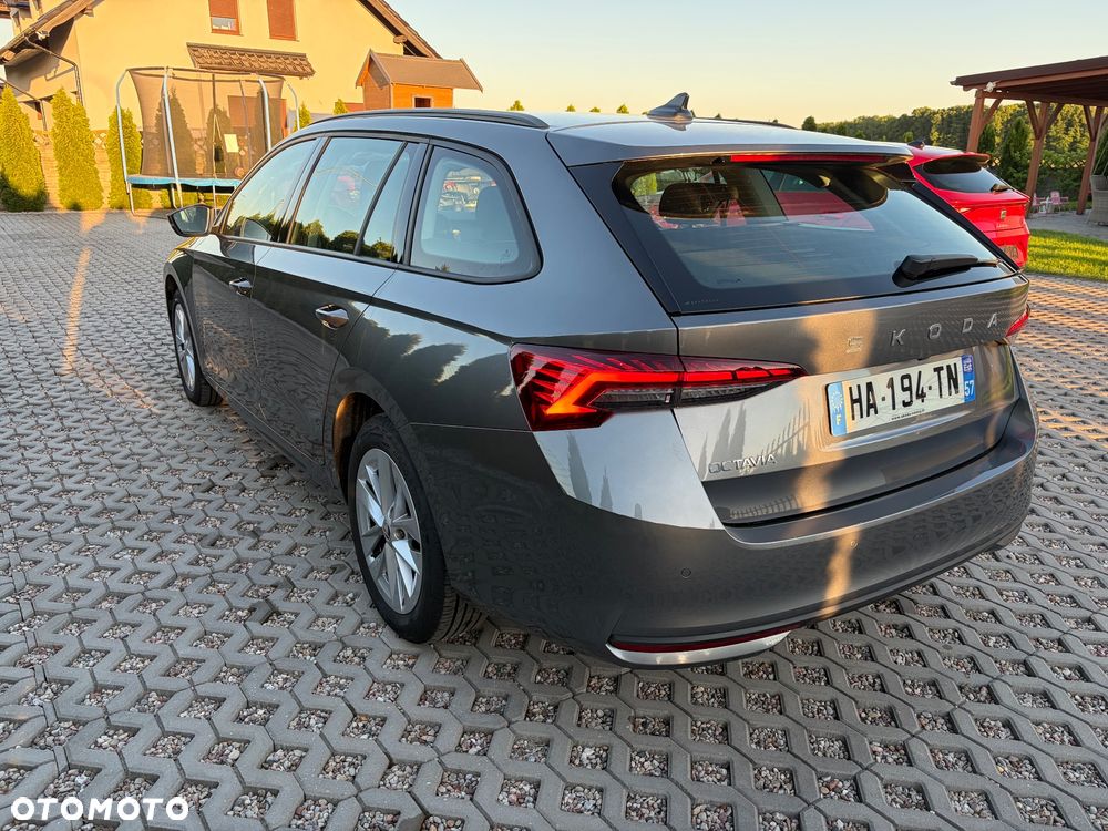 Skoda Octavia 2.0 TDI DSG Exclusive - 6