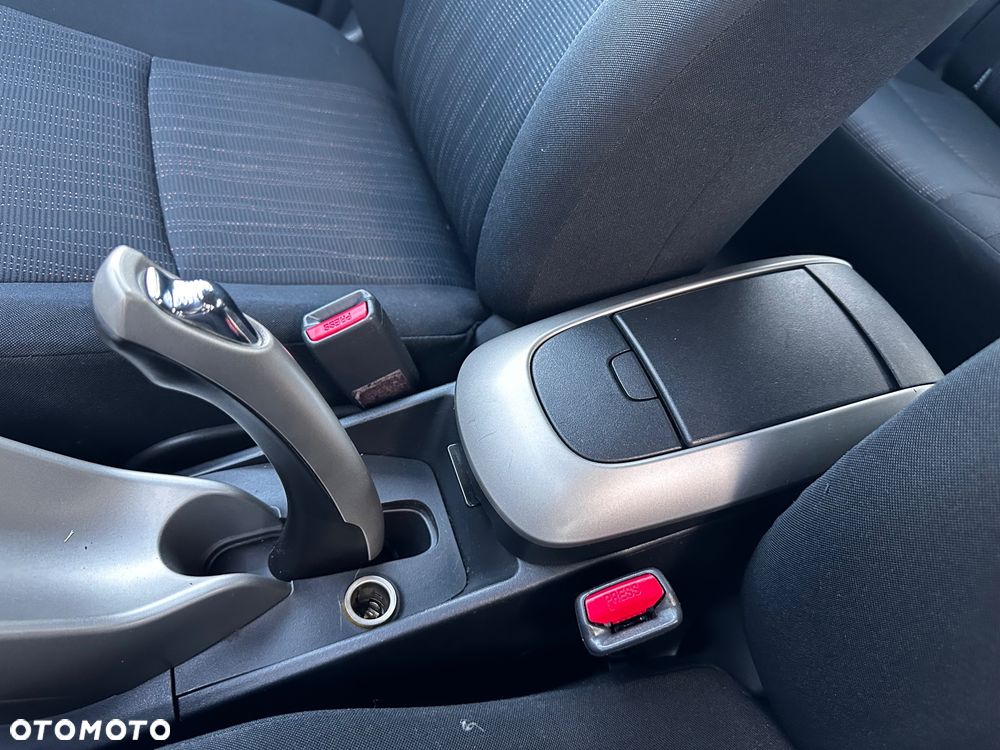 Toyota Auris 1.6 Life+ - 18