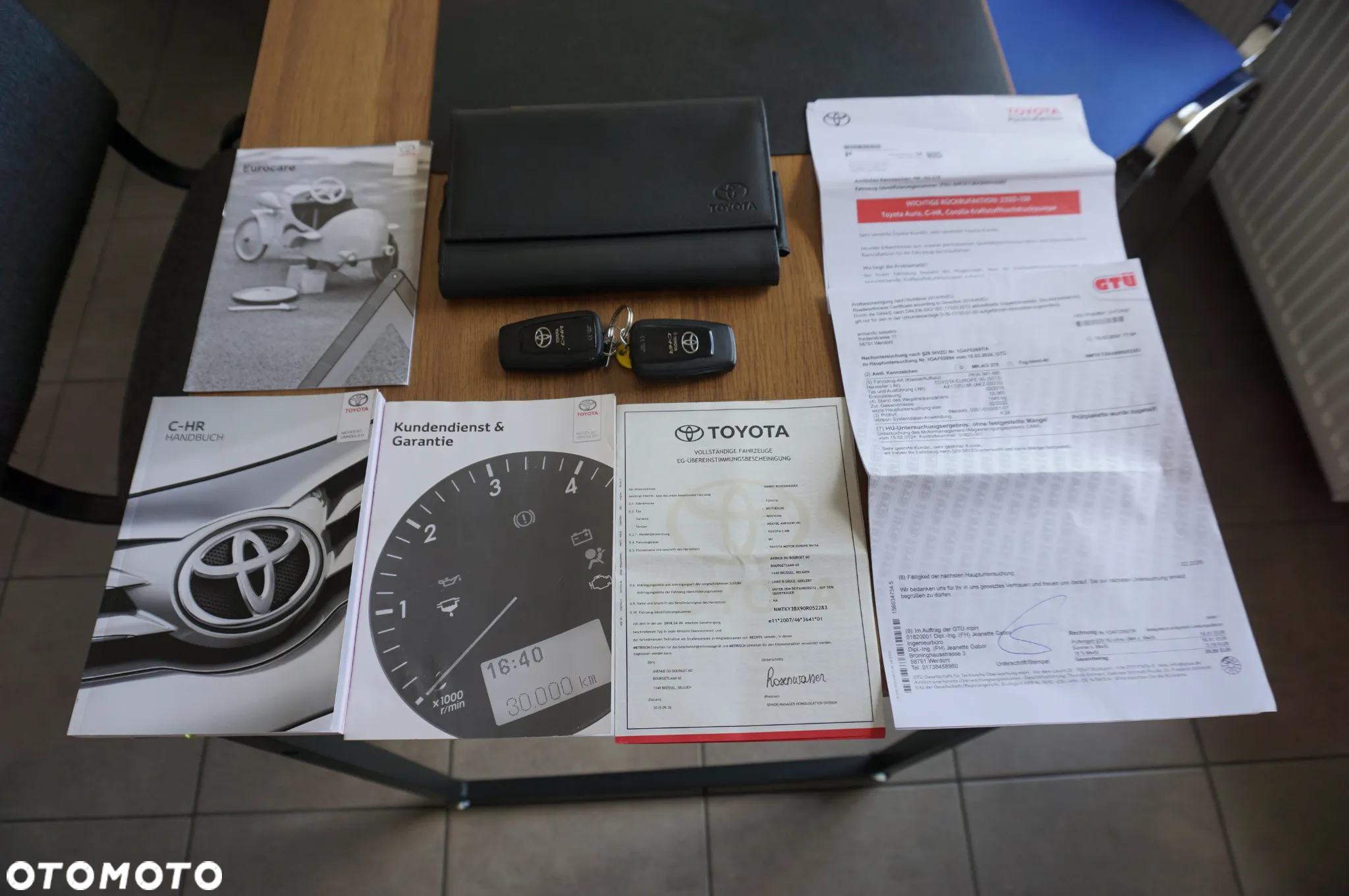 Toyota C-HR 1.2 Turbo Team Deutschland - 4
