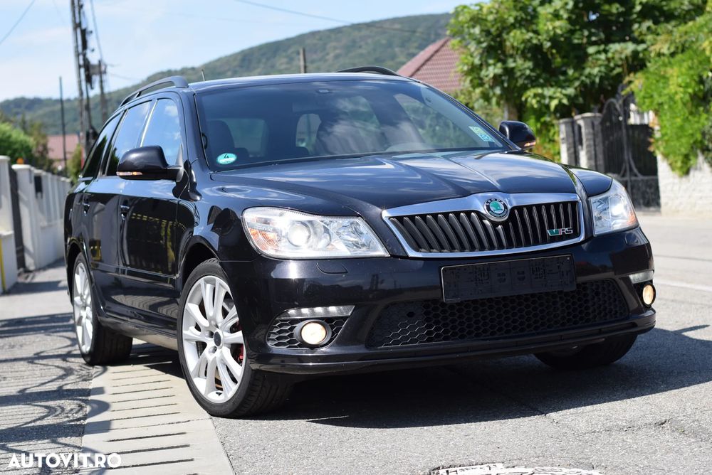 Skoda Octavia 2.0 TDI DPF DSG RS - 3
