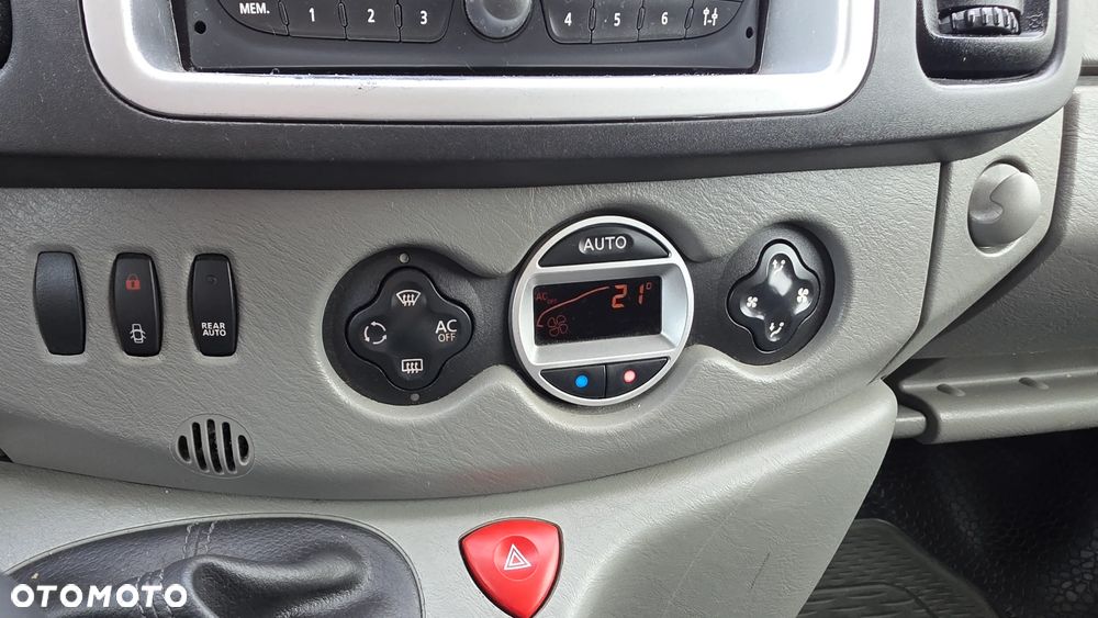 Renault Trafic L1H1 Passenger Lux - 3