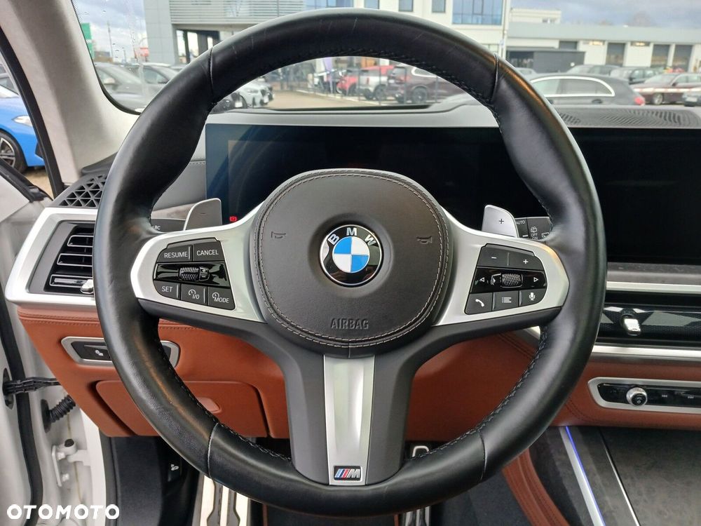 BMW X7 - 28