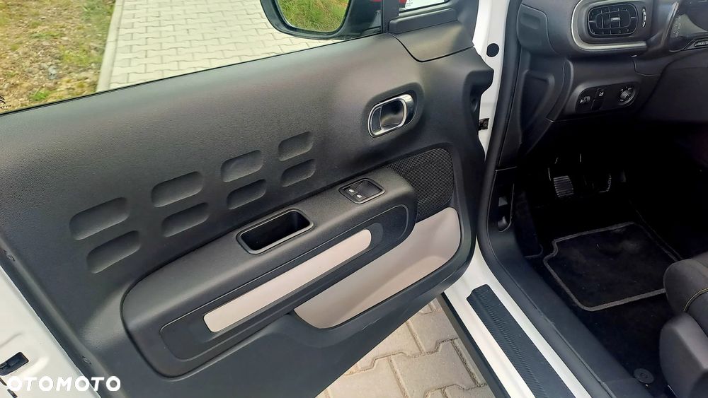 Citroën C3 1.2 PureTech Shine - 22