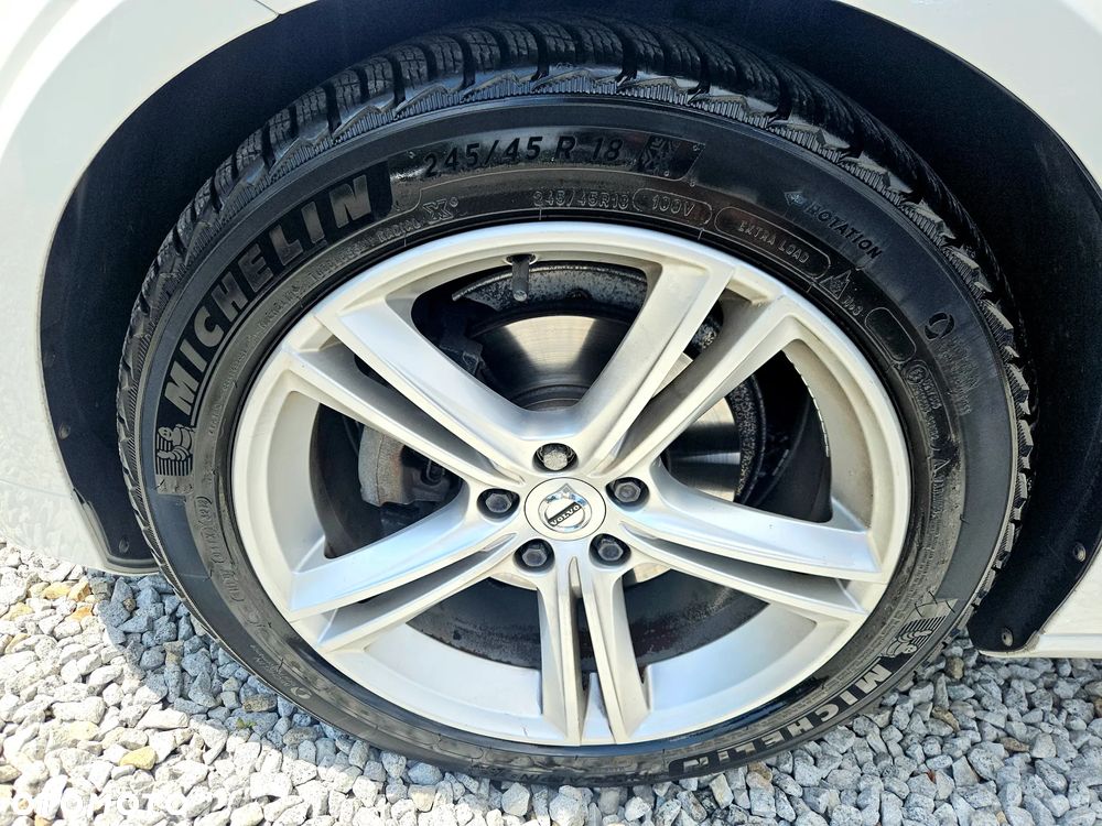 Volvo V60 D4 Momentum - 38