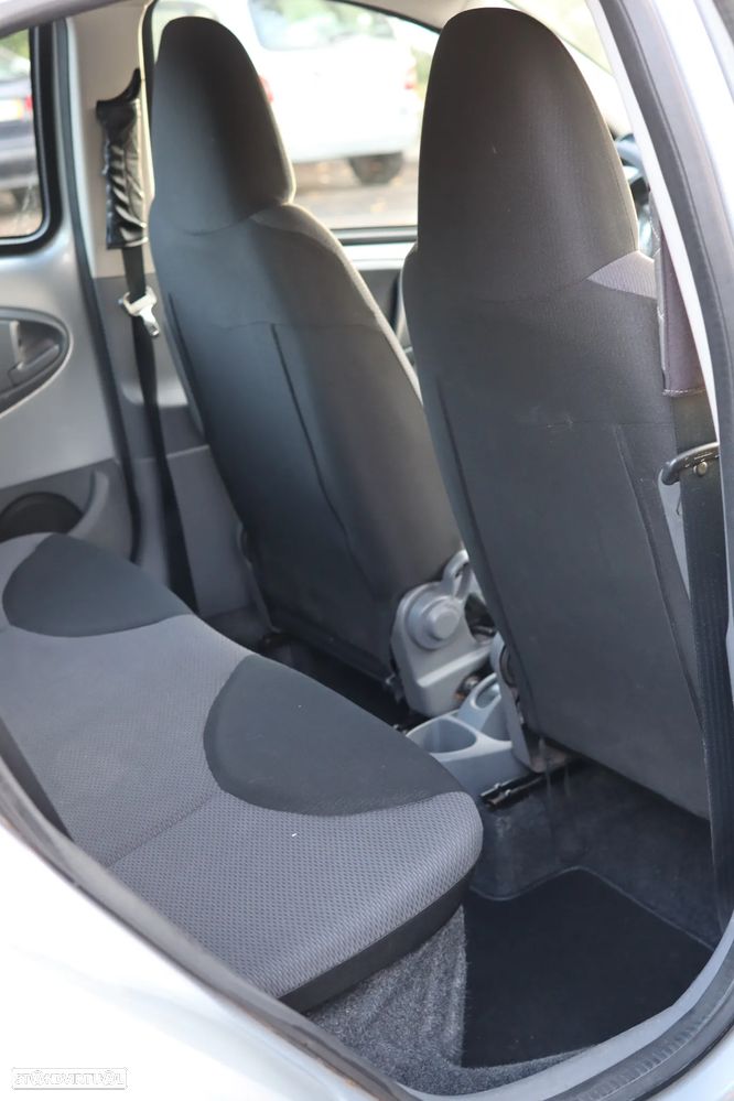 Toyota Aygo 1.0 + AC - 13