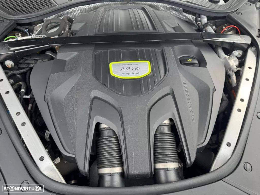 Porsche Panamera Sport Turismo 4 E-Hybrid - 18