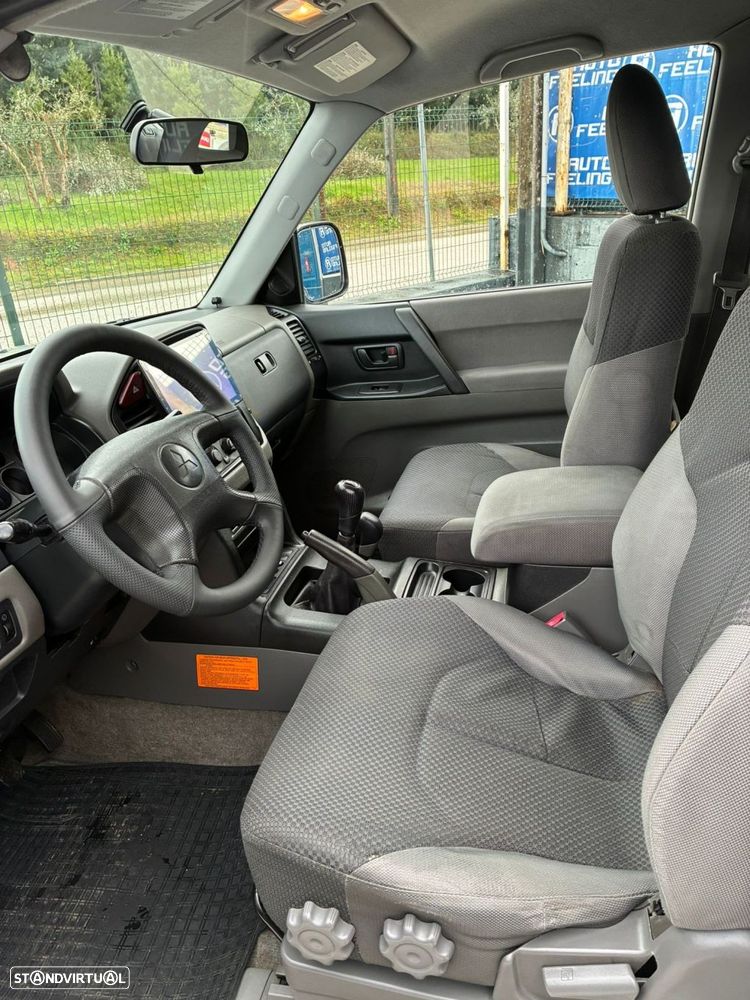 Mitsubishi Pajero 3.2 DI-D GLS - 16