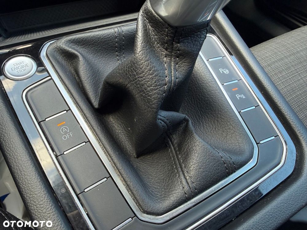 Volkswagen Passat Variant 2.0 TDI EVO Business - 23