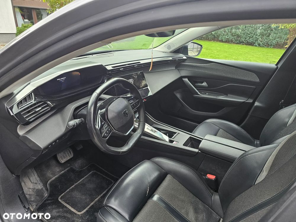 Peugeot 308 - 8
