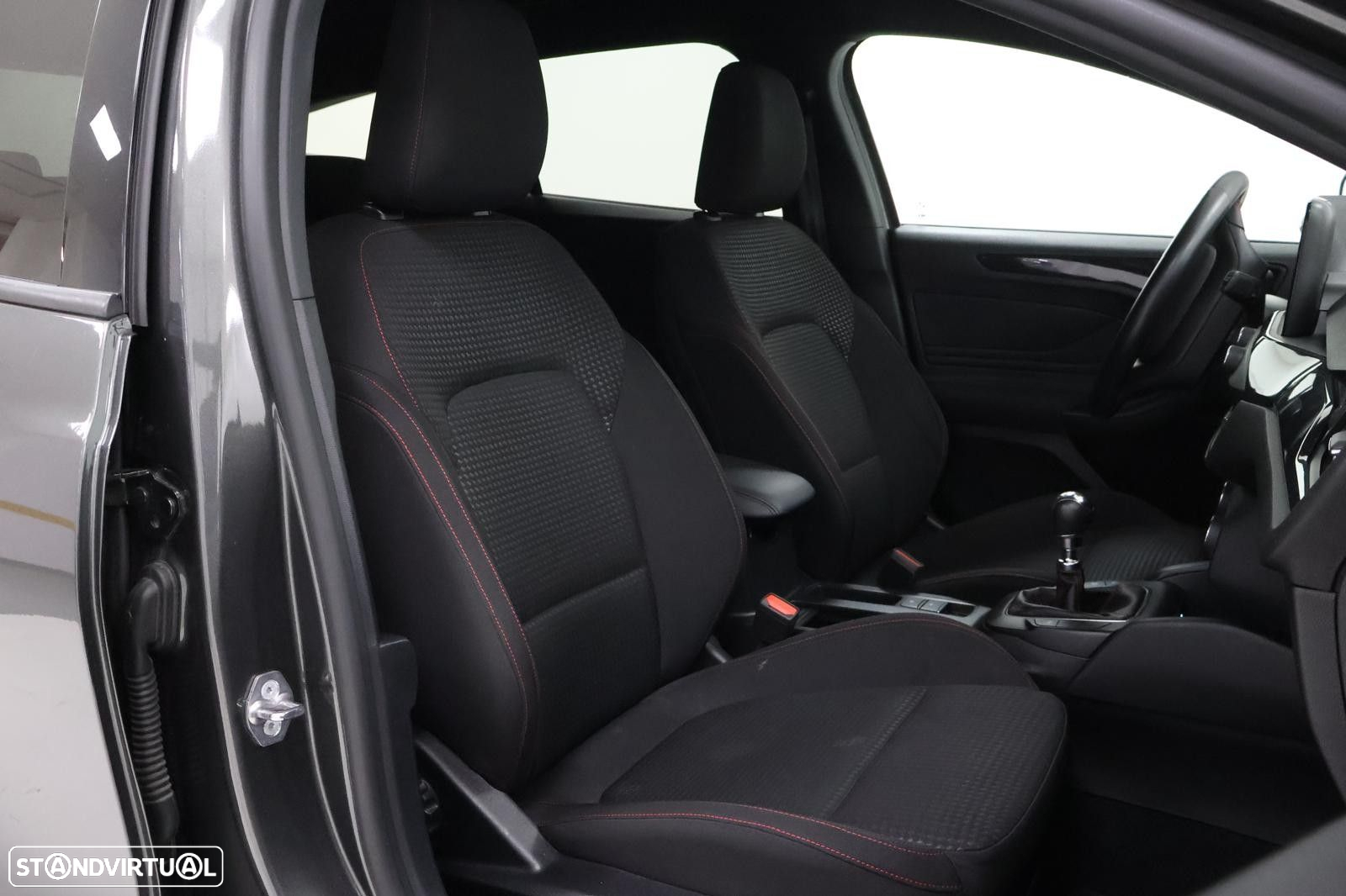 Ford Focus SW 1.0 EcoBoost MHEV ST-Line - 27