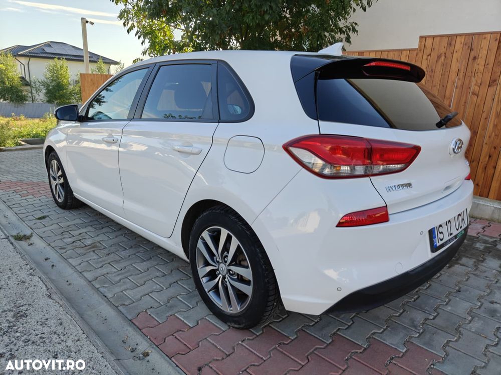 Hyundai i30 1.4 100CP 5DR M/T Highway+ - 3