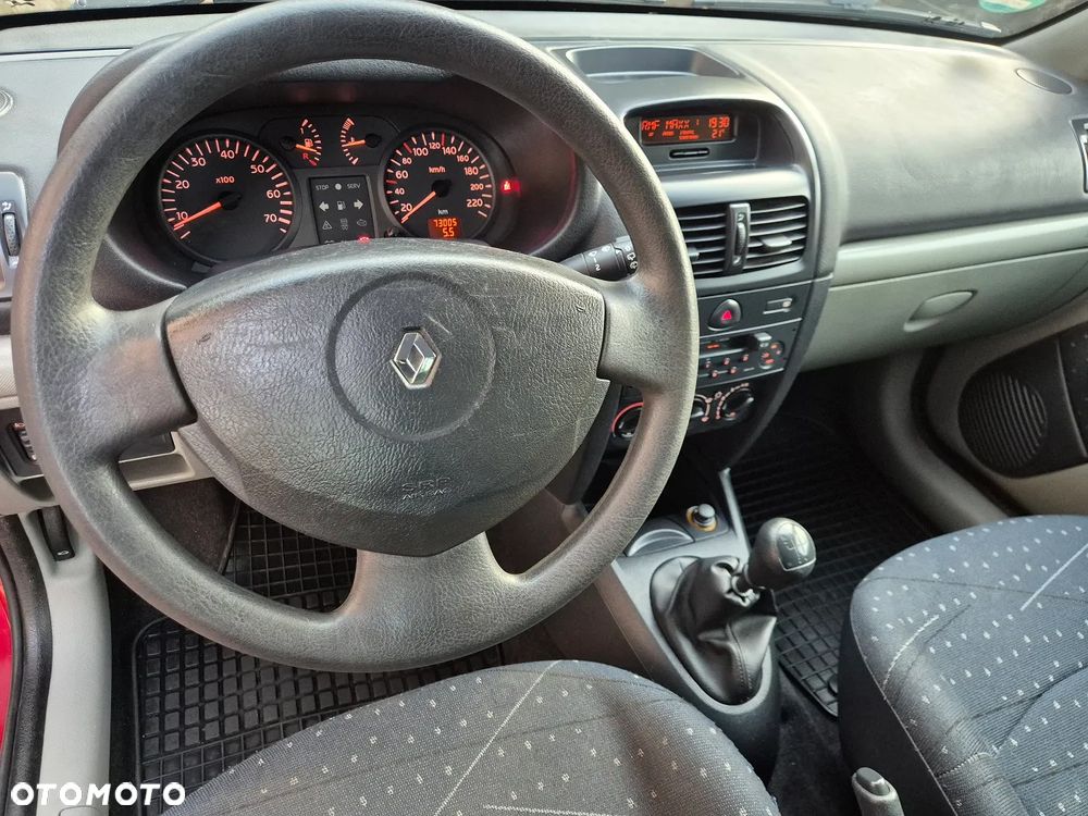 Renault Clio - 17