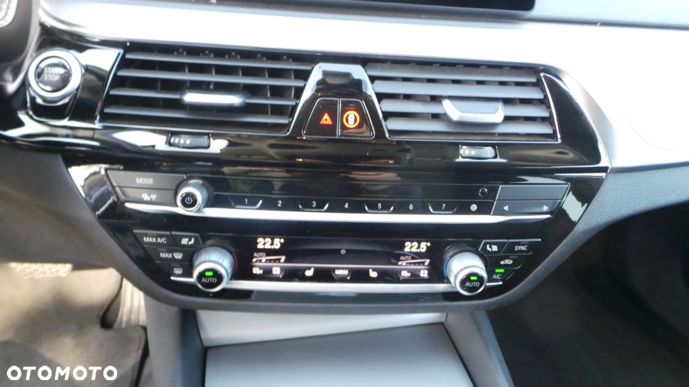 BMW Seria 5 530e Touring - 18