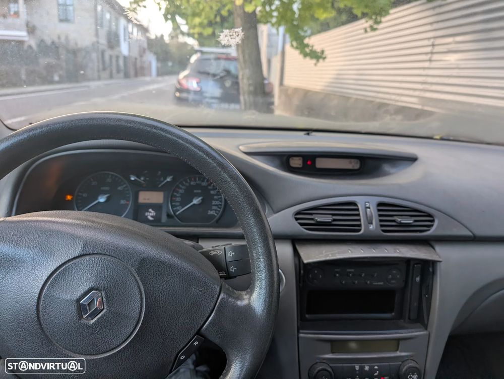 Renault Laguna 1.9 dCi Dynamique - 16
