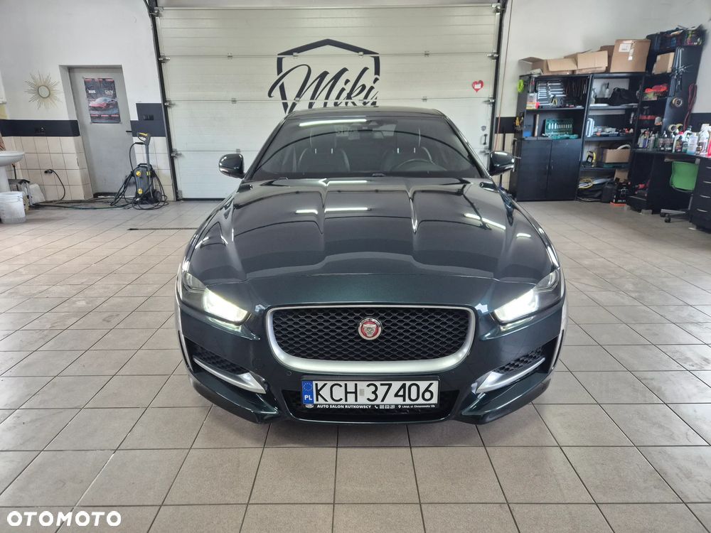 Jaguar XE 2.0 D R-Sport - 2
