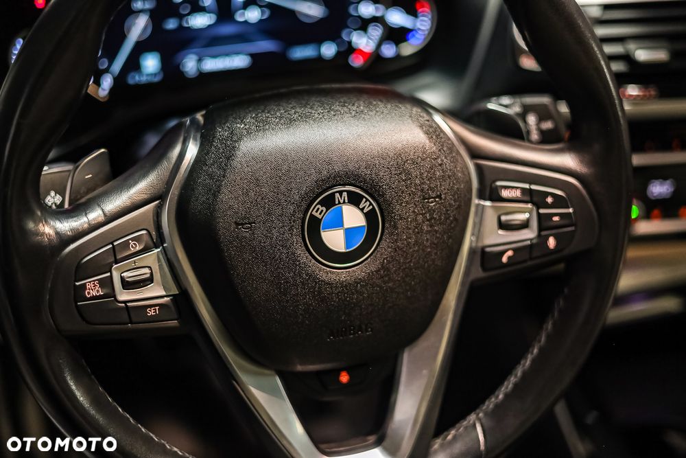BMW X3 xDrive30i M Sport - 30
