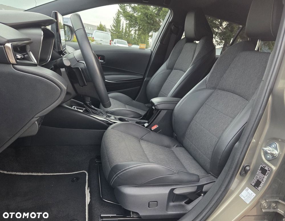 Toyota Corolla 2.0 Hybrid Style - 31