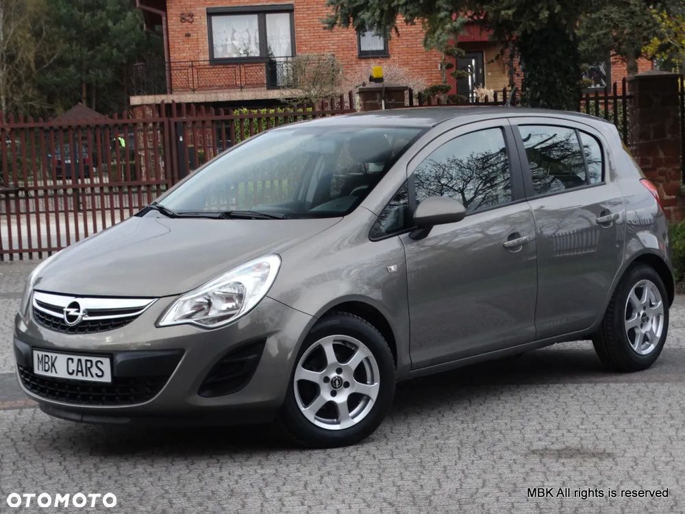 Opel Corsa 1.4 16V Cosmo - 4