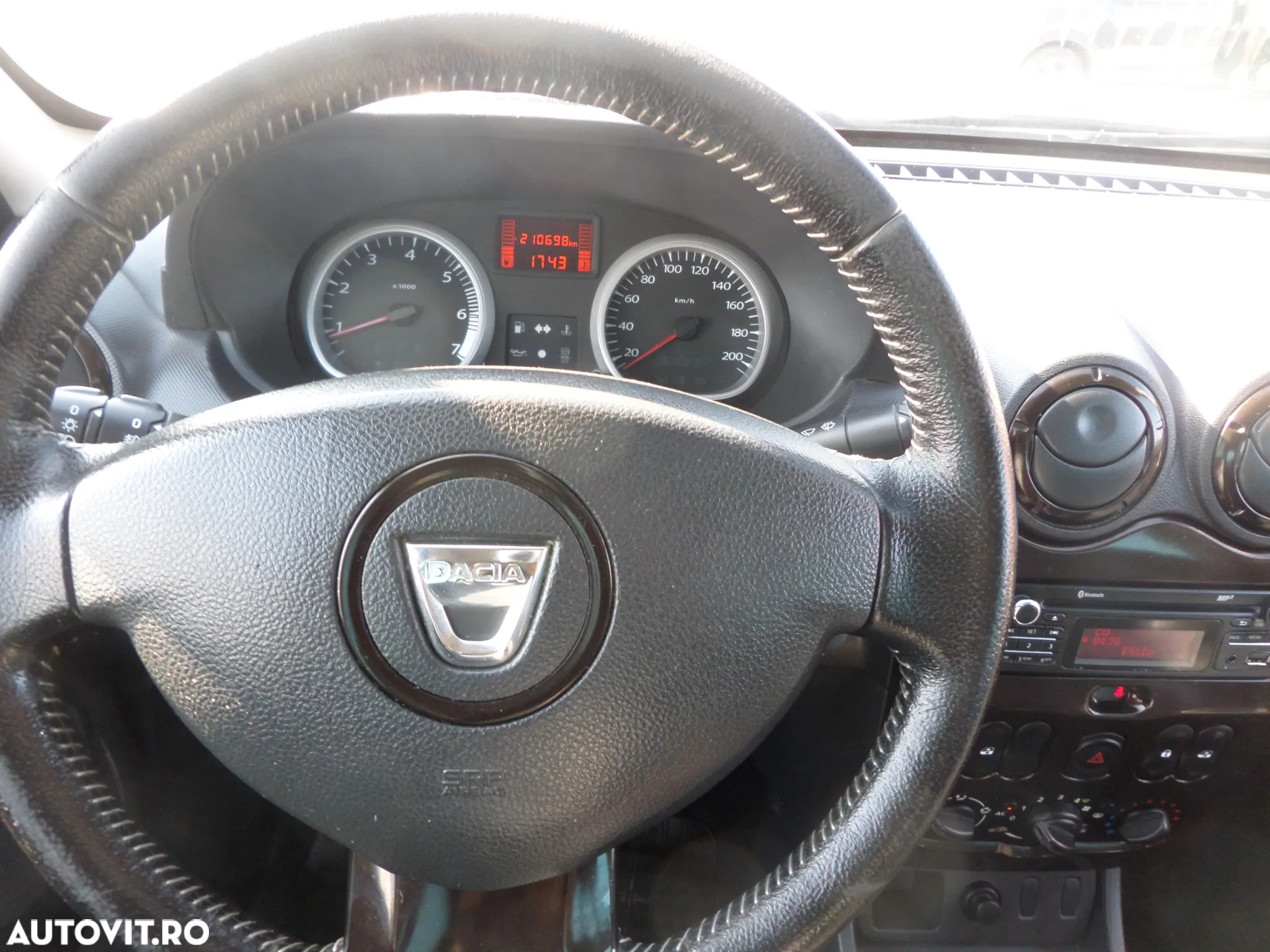 Dacia Duster 1.5 dCi 4x2 Laureate - 32