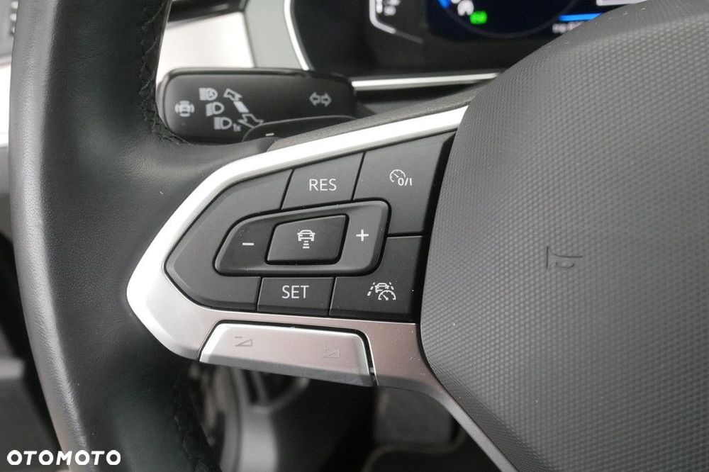 Volkswagen Passat Variant 2.0 TSI Elegance DSG - 29