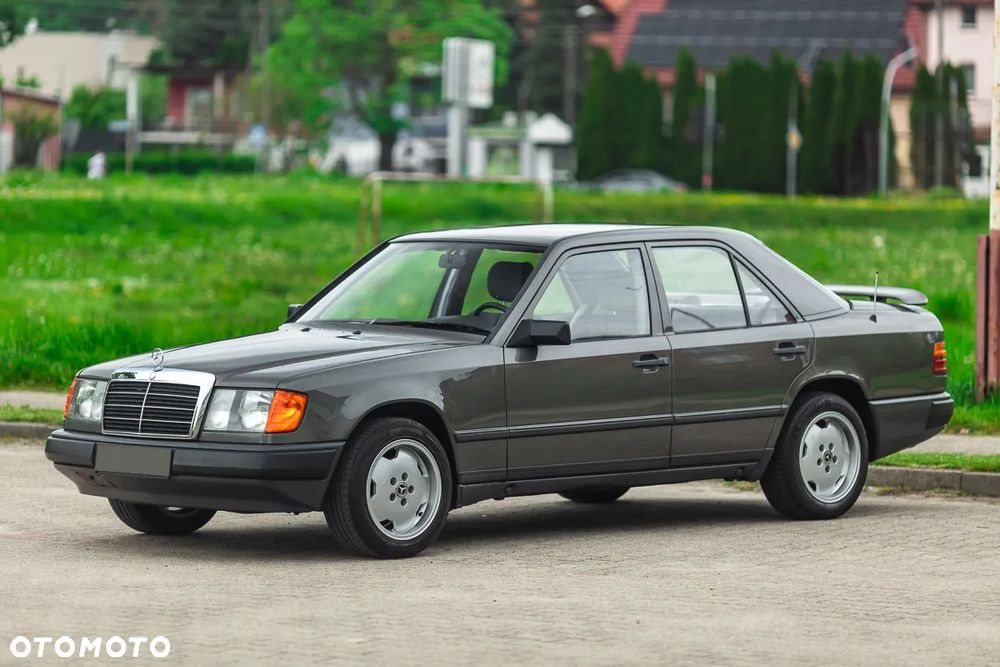 Mercedes-Benz W124 (1984-1993) - 11